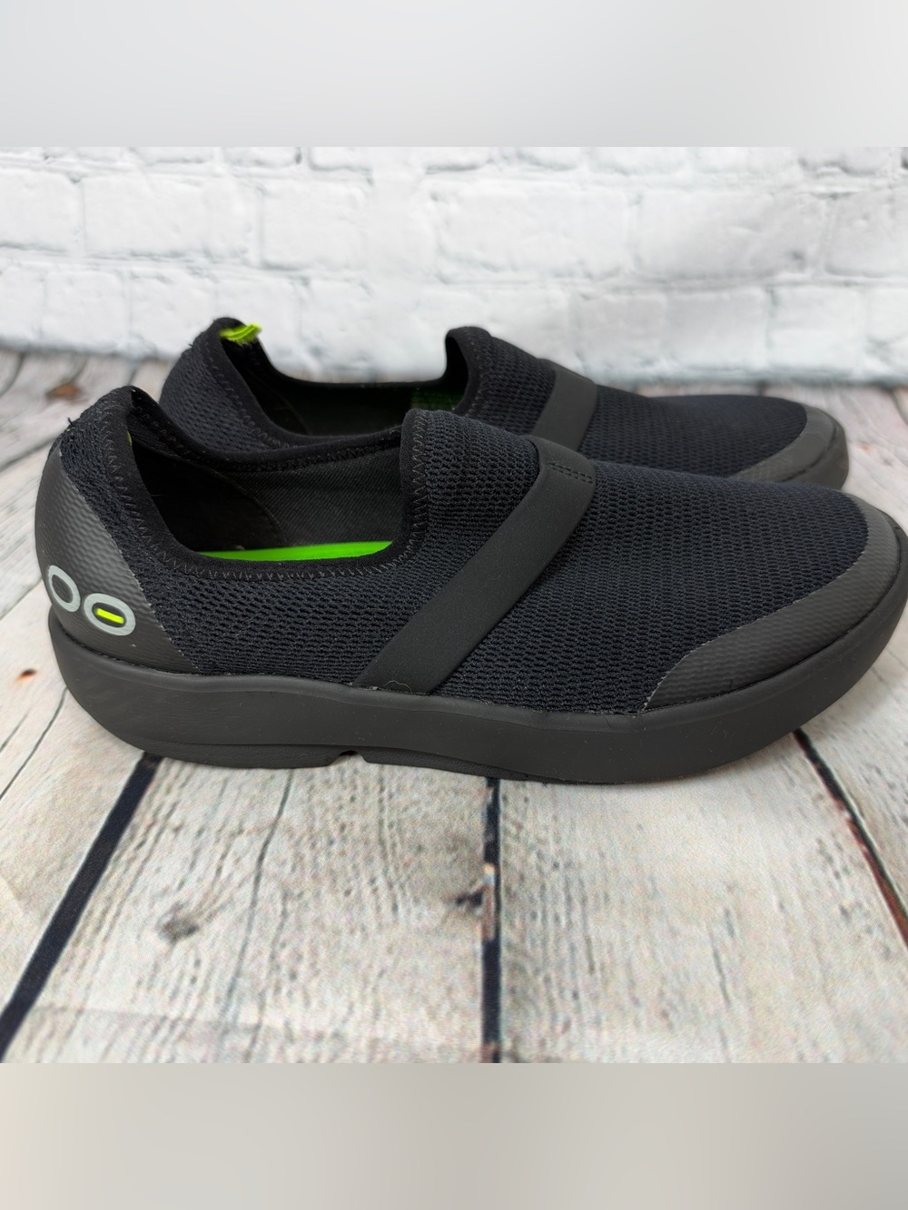 OOFOS OOmg Low Mesh slip-on recovery size 8.5